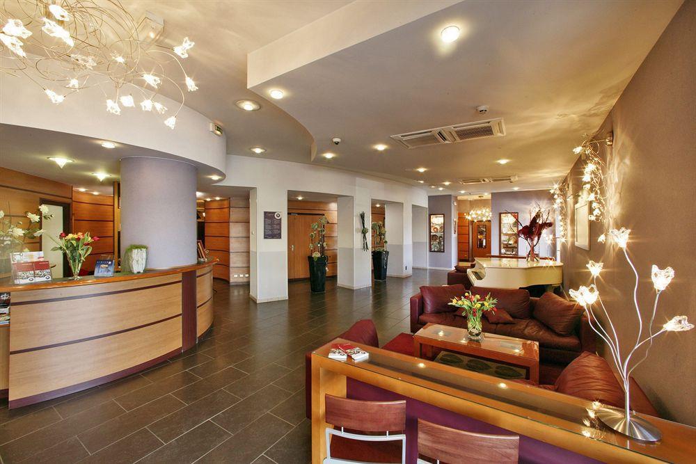 Kyriad Limoges Centre Gare - Atrium Екстер'єр фото