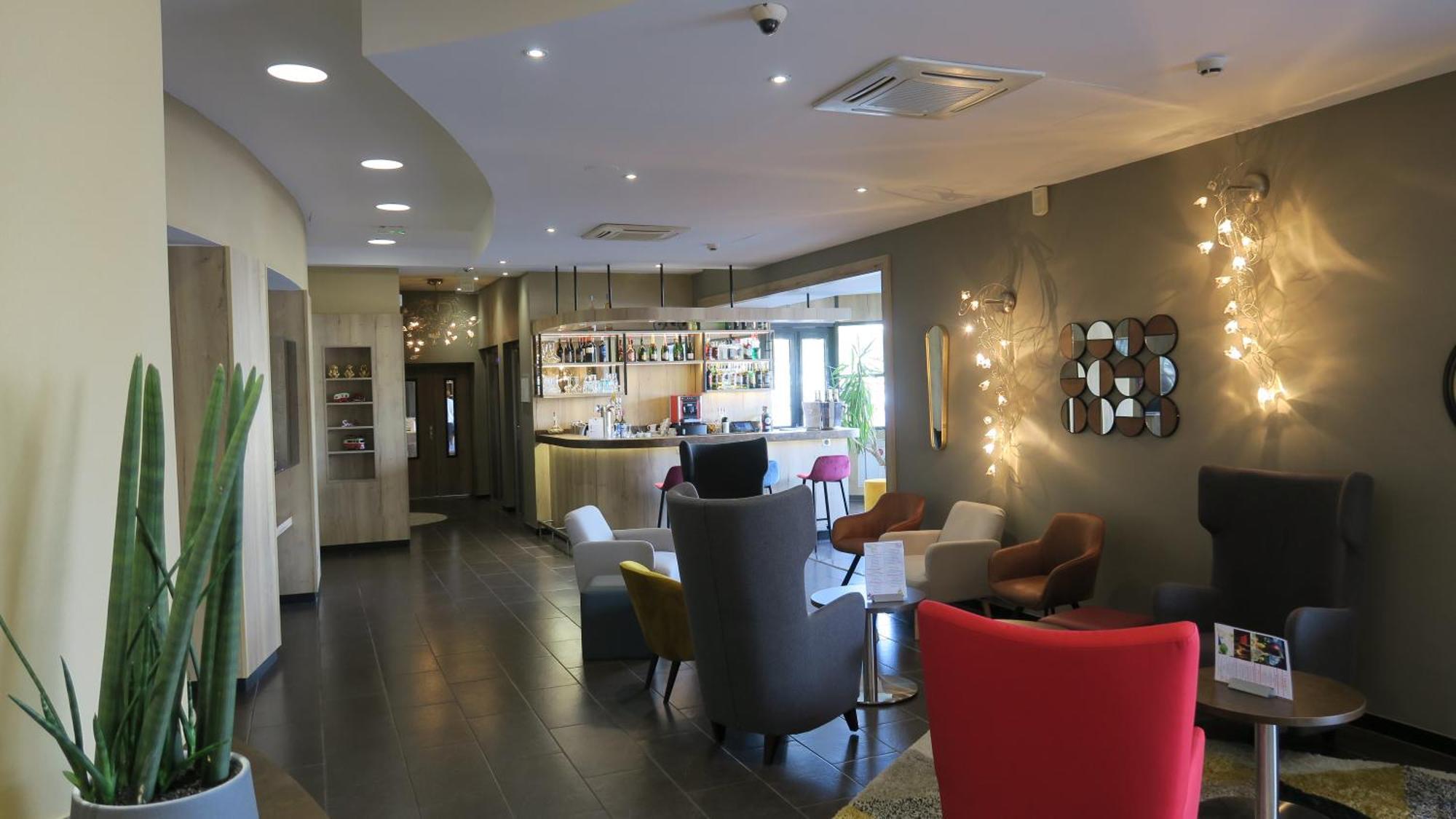 Kyriad Limoges Centre Gare - Atrium Екстер'єр фото